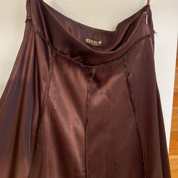 Long brown satin skirt. - Picture 7 of 12